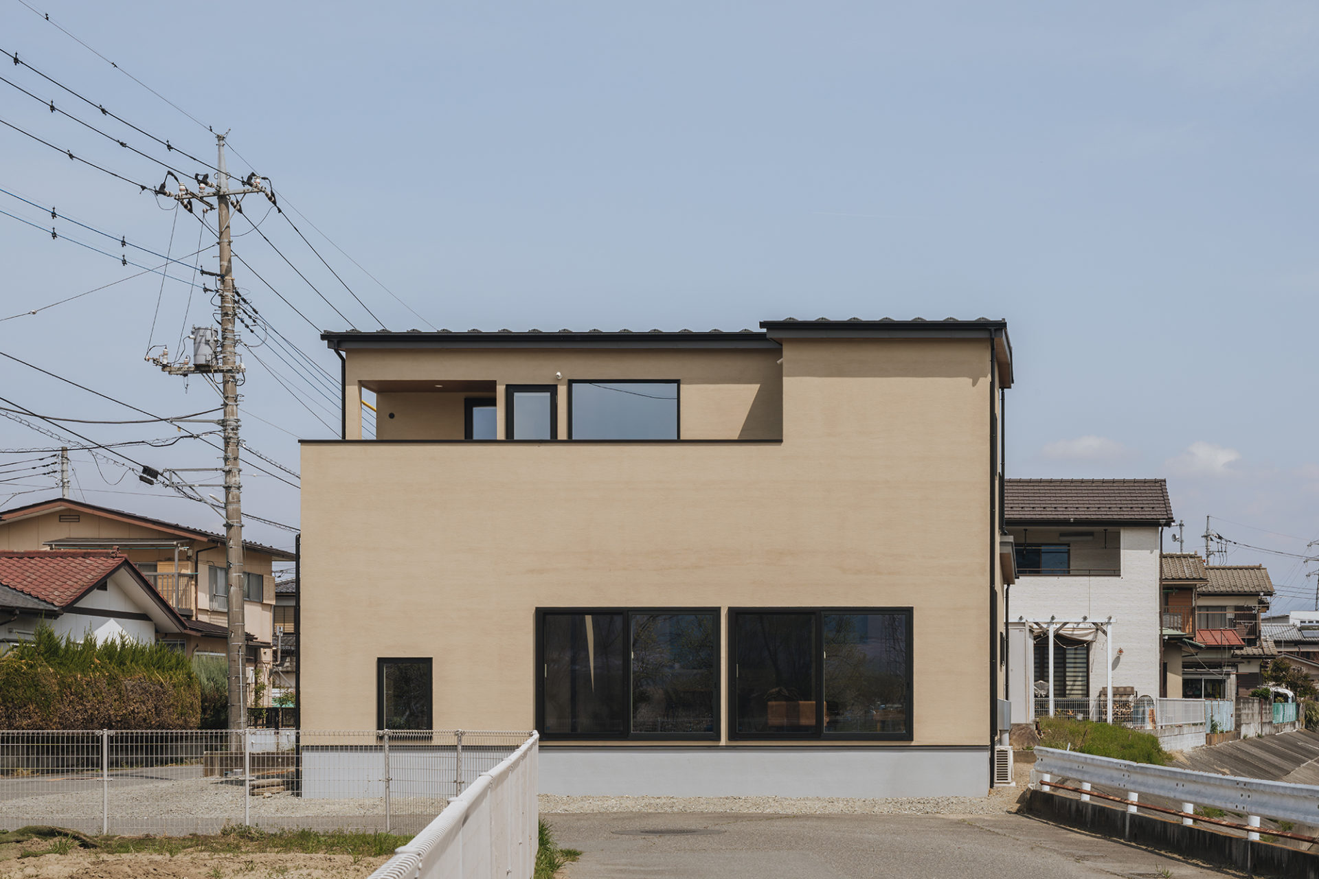 暮らしを紡ぐ二世帯の家